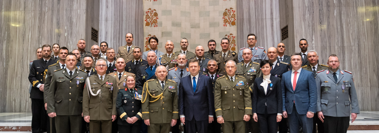 Společná fotografie hostů slavnostního ceremoniálu