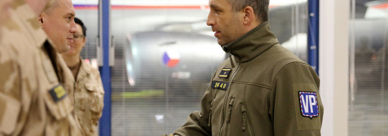náčelník Vojenské policie brigádní generál Pavel Kříž s velitelem 2. VJVP-I