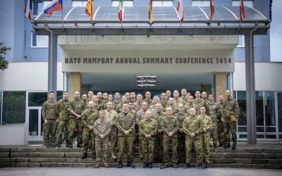 Účastníci konference Mnohonárodního praporu Vojenské policie NATO 