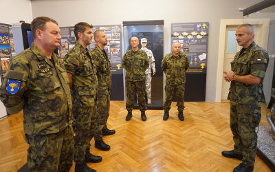 Náčelník Vojenské policie při nástupu k jmenování příslušníků VP do nových pozic