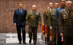 Příchod náčelníka Vojenské policie a náměstka ministra obrany