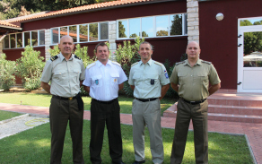 zástupci velení vojenských policií podílejících se na projektu MNMPBAT – plukovník Mate Radoš, velitel pluku VP Chorvatska, plukovník Michal Migát, ředitel VP Slovenska, brigádní generál Pavel Kříž, náčelník VP ČR a plukovník Marek Maik, náčelník operačního odboru – zástupce náčelníka štábu VP Polska (zleva)