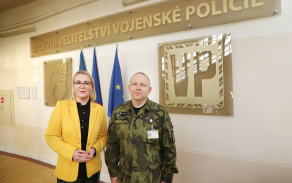 Ministryně obrany Jana Černochová na Hlavním velitelství Vojenské policie - uvedení do funkce nového náčelníka Vojenské policie