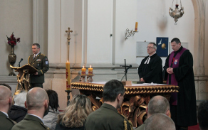 náčelník VP brigádní generál Pavel Kříž při vzpomínce na padlé kolegy