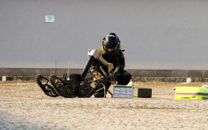 pyrotechnický robot Vojenské policie