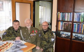 Vojenští policisté po boku rtm. Knejfla