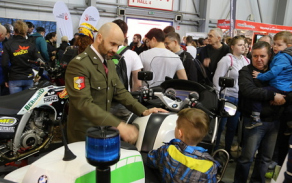 Vojenská policie se představila na Motosalonu v pražských Letňanech